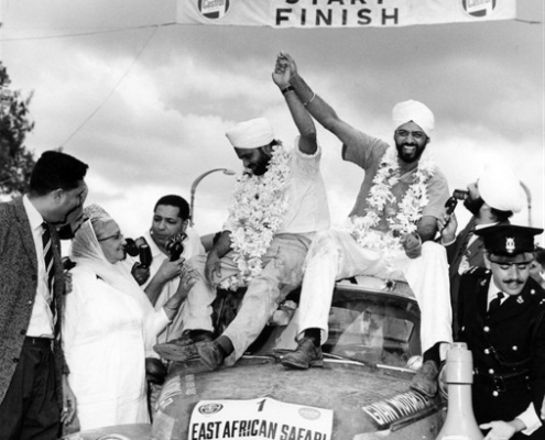 Die glücklichen Gewinner der East African Safari 1965, die Brüder Singh und ihr "gebrauchter" PV544